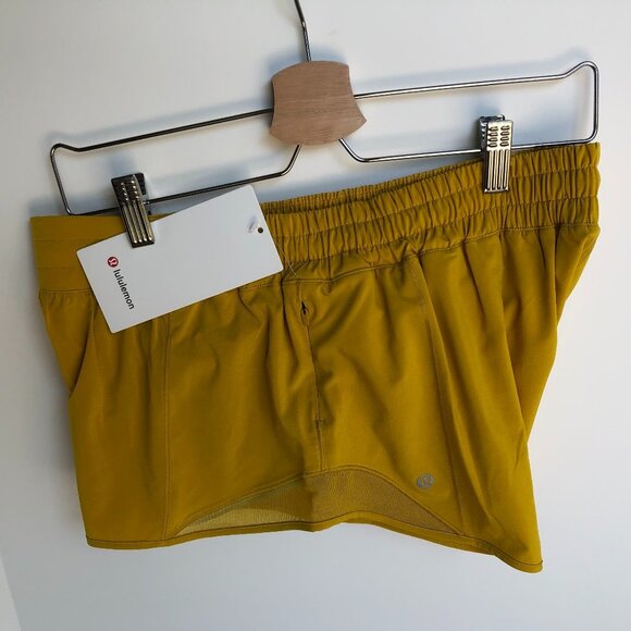 Lululemon Activewear Hotty Hot LR Short 2.5" Lined Gold Size 12 NWT - Picture 10 of 10